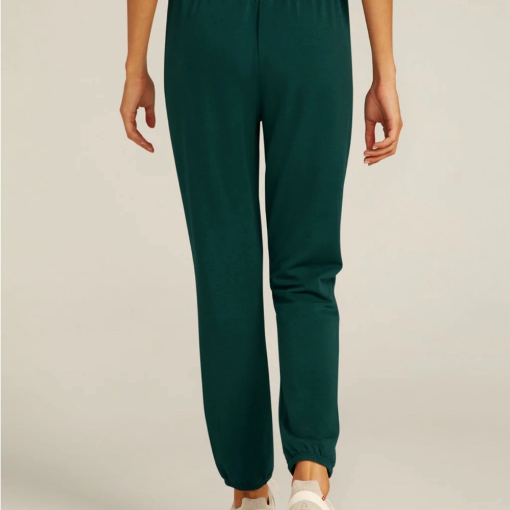 Beyond Yoga On the Go Jogger fleece, midnight green, NWT small